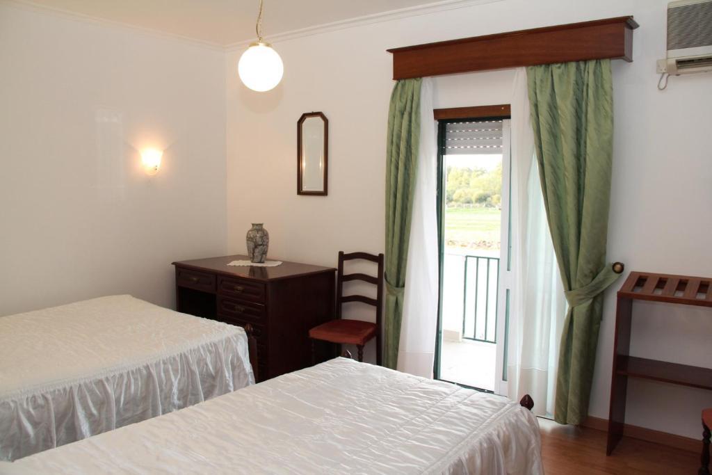 O Pelicano Bed & Breakfast Alfaiates Rom bilde